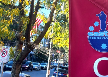 유권자들 “트럼프는 엉망, 해리스는 재앙”