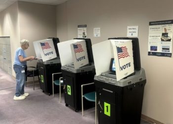 “트럼프 승리 가능성이 더 높다 … 기존 여론조사, 트럼프 지지 반영 한계”