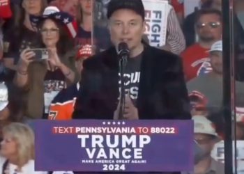 암살 시도 현장서 머스크와 대선 유세 … 음모론 주장