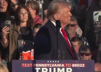 ‘말 길어지고, 욕설 횡설수설’ 트럼프, 탈억제증상…바이든 사퇴 후 두드러져