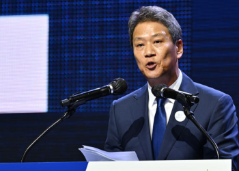 “비현실적 통일논의, 이제그만 …북한 그대로 인정해야”