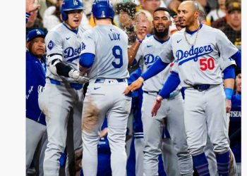 ‘기사회생’ 다저스, 샌디에고 8-0 완파…NLDS 5차전으로