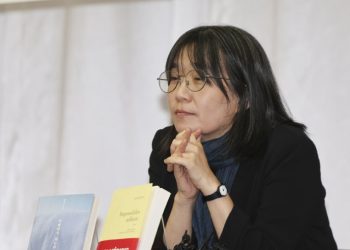 다시 한번 ‘한강’의 기적’ … 한국 최초 ‘노벨 문학상’ 수상 “새로운 산문, 역사의식”