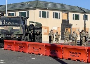 트럼프, 선거일에 군대 투입 제안…”민주 지지자들 소요사태 가능성”