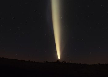 8만년 만에 돌아온 아틀라스 혜성…지구 곳곳 관측