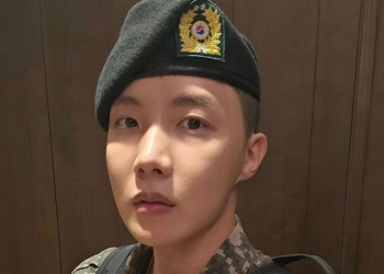 방탄소년단 제이홉, 전역 신고합니다 “충성!”