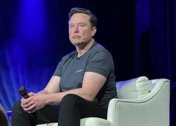 테슬라 ‘폭풍성장 예고’ 주가 22% 폭등…머스크, 하루새 335억달러 벌어