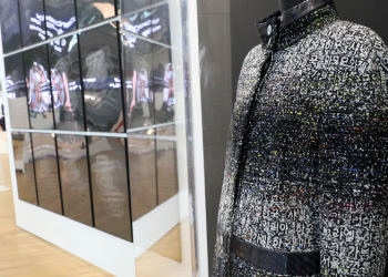 검찰, ‘김정숙 여사 한글 재킷’ 확보 …샤넬, 한글 재킷 제출