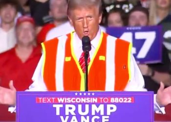 트럼프,  바이든 ‘쓰레기 발언’ 맹폭 …”환경미화원에 감사”