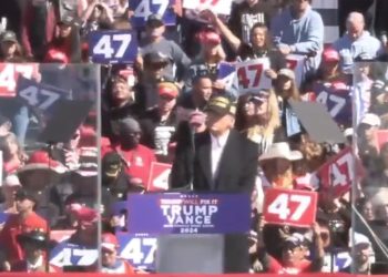 [D-5] 트럼프 캠프, 벌써 축배?  “4년 전보다 훨씬 좋다” … 내부메모 유출 “승리 우리 손안에”