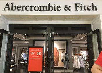 애버크롬비 전 대표 체포…섹스파티서 모델 성매매