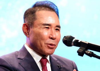 [화제]뉴욕 경찰부터 소방까지 BBQ 회장에 ‘감사패’… 알고보니