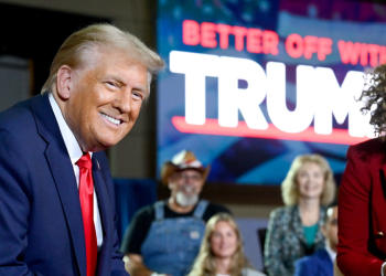 트럼프, “해리스는 *같은 부통령” 막말…해리스 반응은?