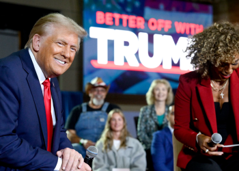 트럼프, “해리스는 *같은 부통령” 막말…해리스 반응은?