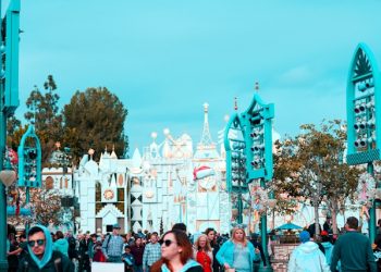 “400달러 내면 줄 안서도 돼” … 디즈니랜드, 번개패스 판매