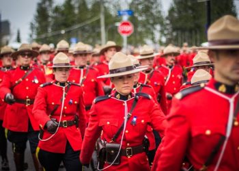 이민자 천국은 옛말…캐나다, 빗장 걸어 잠근다