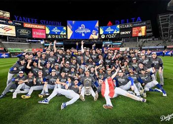 ‘월드 챔피언’ 다저스, 양키스 꺾고 8번째 WS 우승 … 4홈런 프리먼 MVP