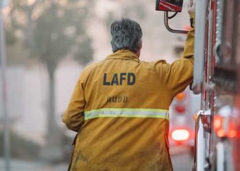 LA 다운타운 독성물질에 아파트 주민들 4명 병원이송