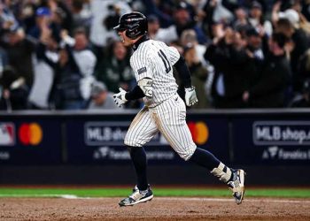 다저스, 우승 축포 하루 미뤘다 … ‘볼피 역전 만루포’ 양키스, 기사회생