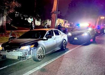 훔친 의류 도난방지장치 계속 울려 … 도둑 커플 체포