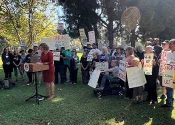 캐스태익 쓰레기 매립장 1년 넘게 불 안꺼져 주민들 고통