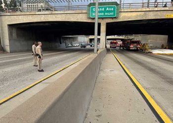 101 프리웨이 출근길 폐쇄, 정체 극심 … 다리 난간에 여성 매달려