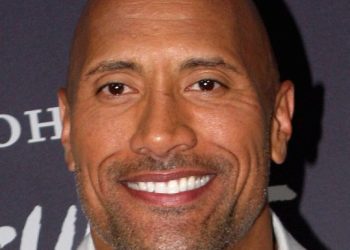 ‘소변 뒷처리’ 갑질 논란 드웨인 존슨