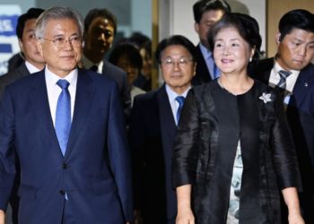 검찰 수사, 김정숙으로 번지나 … 문다혜 대신 김정숙 소환 검토