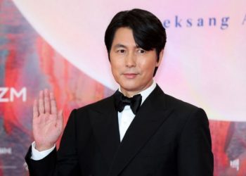 사생활 논란 배우 정우성, 나흘째 침묵