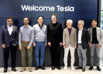 테슬라, 삼성·SK 중 1곳에 HBM4 주문한다