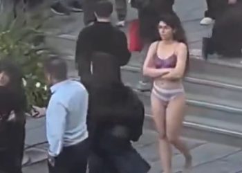 이란 여대생이 속옷 차림 캠퍼스 활보…무슨 일?