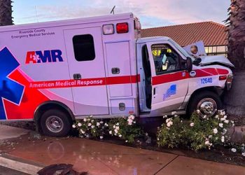 ‘지루할 틈 없어요’ 구급차 훔쳐 도주하다 잇따라 충돌