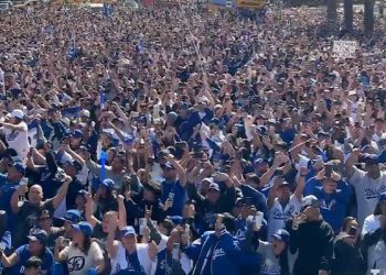 다저스 우승퍼레이드 참석하려 거짓병가 직원 해고.