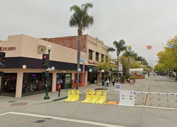 추수감사절 새벽 참변 … 구경꾼들 앞에서 칼에 찔려 사망