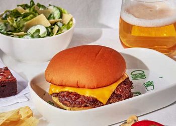 쉐이크쉑 치즈버거, 항공기 기내식 메뉴됐다