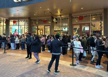 시타델, 쇼핑객 수천여명 북적 … 블랙프라이데이 밤샘쇼핑 부활