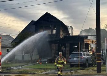 추수감사절 잘 지냈는데… 주택 화재 전소, 가족들 중상
