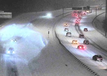 폭설에 파묻힌 미 5대호 지역, 주말엔 더 큰 폭풍설(영상)