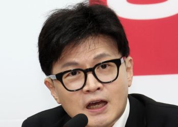 (3보) 한동훈, ” 비상사태 선포 잘못된 것..국민과 함께 막아낼것”