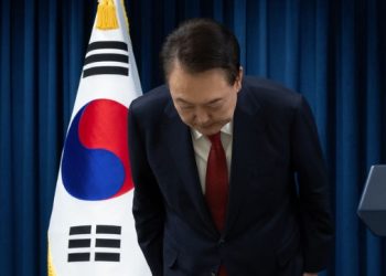 “윤석열의 계엄쇼 비용, 5천만 국민이 할부로 갚아야”