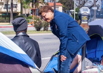 “LA시 노숙자 6년 만에 첫 감소, 10% 줄어” … 텐트촌 75개 철거