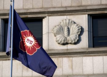 헌재, 혼란 최소화 심판 ‘속도전’…절차는?