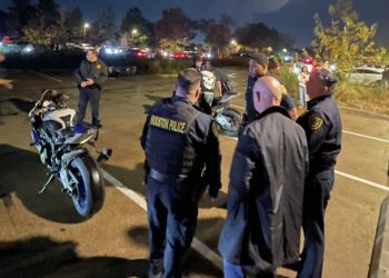 청소년 번개 파티서 총기 난사…2명 죽고 4명 부상, 괴한 도주