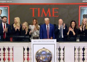 관세 카드 흔드는 트럼프…”재계 경고에도 요지부동”