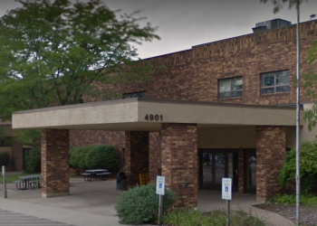 (1보) 크리스찬 스쿨서 15세 여학생 총기난사 9명 사상(영상)