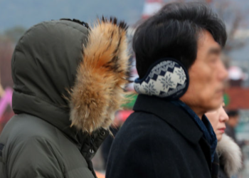 “콜록콜록, 마른기침이 오래가네”…혹시 이것 때문?