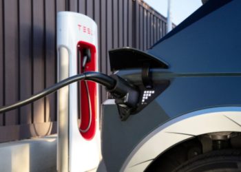 현대차, 자사 EV고객에 NACS DC 어댑터 무료 제공