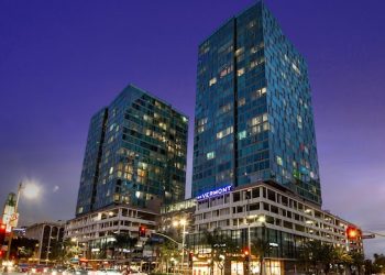 한인타운 윌셔가 고층아파트 경찰복 입은 강도들 습격