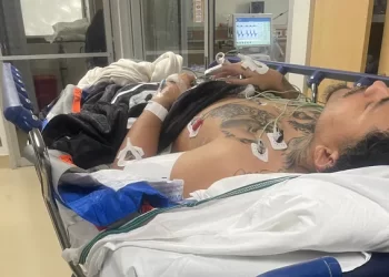 손님 머리 깎던 LA 이발사, 묻지마 총격에 하반신 마비