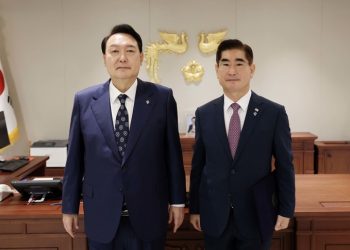 충암고 “윤석열·김용현 부끄럽다…항의 전화 빗발”
